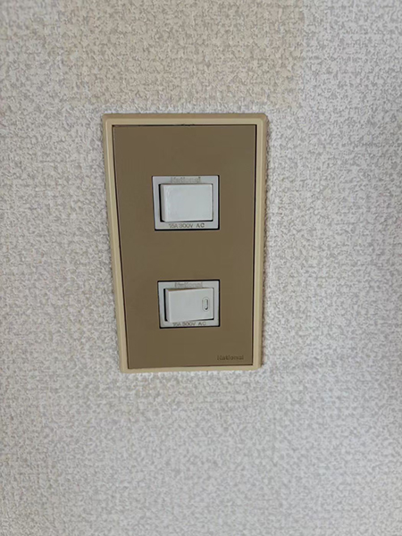 マンションリフォーム施工事例｜before｜照明スイッチ