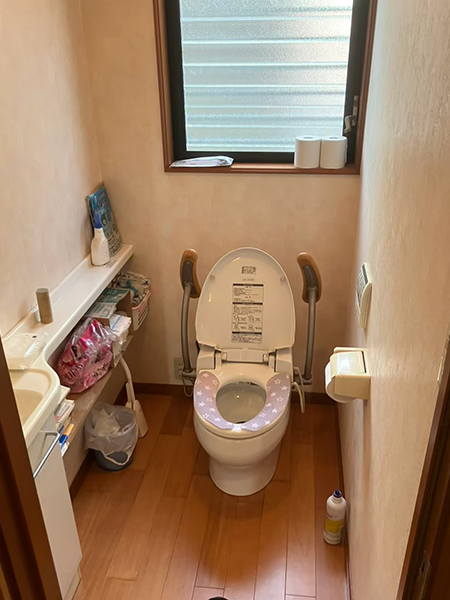 工事前｜埼玉県草加市｜既存エレベーターの老朽化に伴い交換リフォームを行いました-トイレ