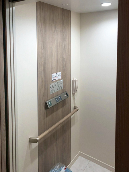 施工事例｜埼玉県草加市｜既存エレベーターの老朽化に伴い交換リフォームを行いました-エレベーター内部