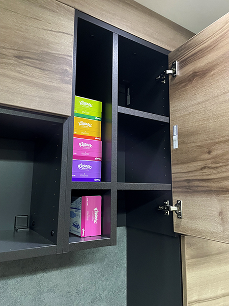 施工事例｜埼玉県川口市内装リフォーム｜リビングにサイズぴったりの壁面収納ユニットを設置-壁面収納ユニットMiSEL内部